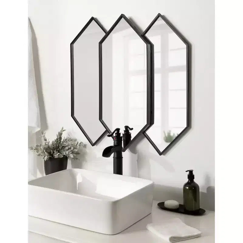 Set di specchi da parete esagonali 71 x 68,5 cm - Cornice nera, design impilato a 3 pezzi