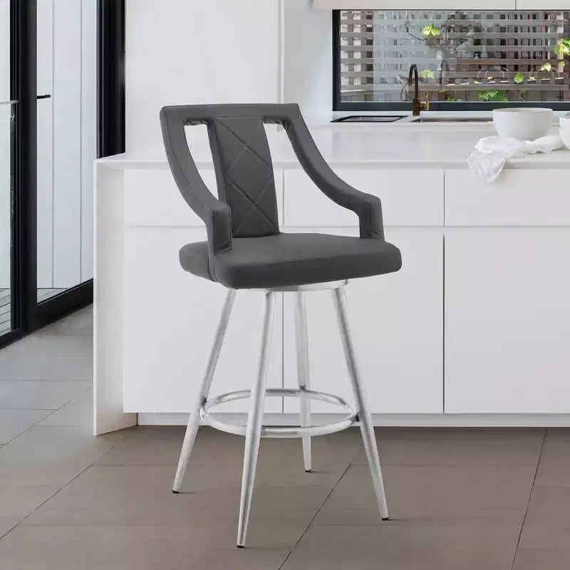 Sgabello da bar girevole da 26" con altezza da bancone, rivestimento in similpelle e struttura in acciaio