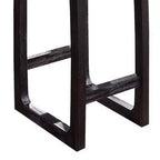 Sgabello da bar altezza bancone con seduta rivestita in lino e base in legno